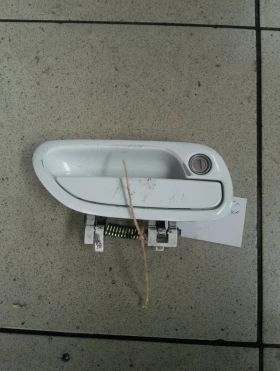 Дръжка врата външна предна дясна Субару Аутбек 01г.