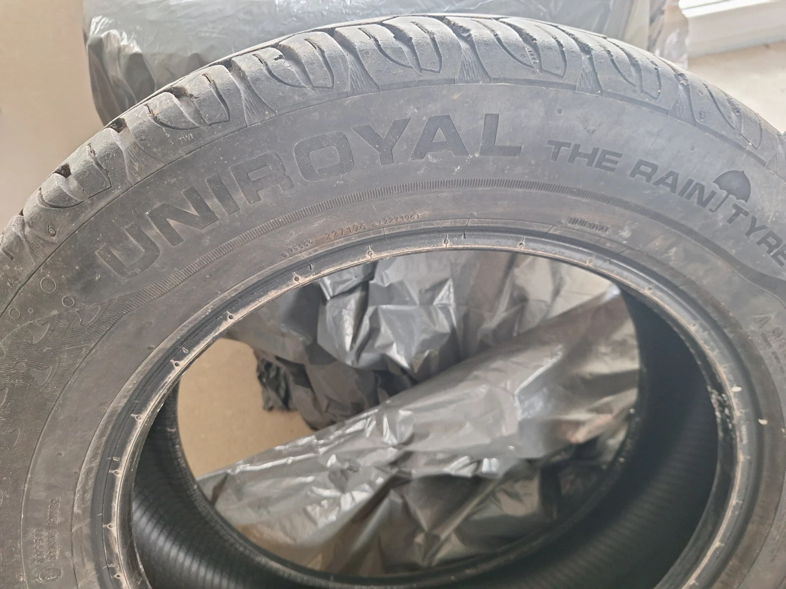 Гуми Летни 225/60R18, снимка 2 - Гуми и джанти - 54200756