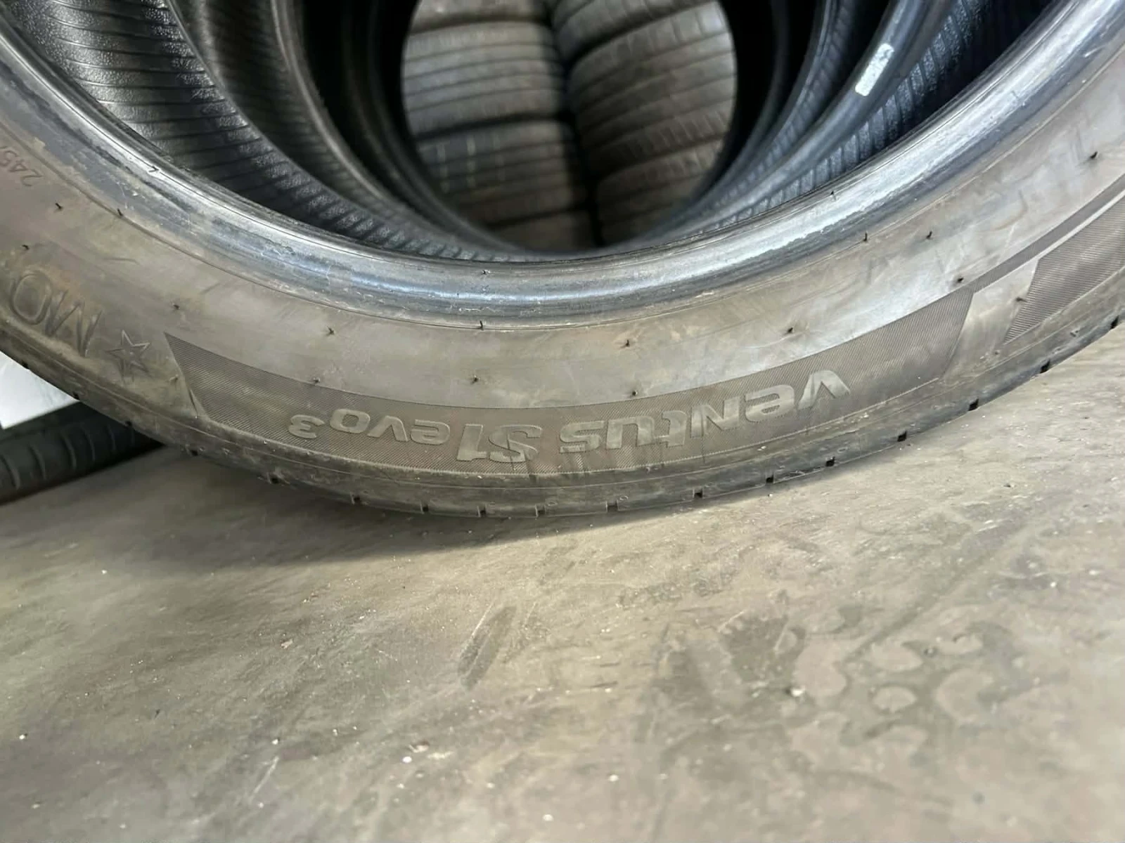 Гуми Летни 245/45R19, снимка 3 - Гуми и джанти - 54445599
