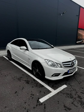 Обява за продажба на Mercedes-Benz E 350 Mercedes E350 coupe подгрев/обдухване/червена кожа ~19 999 лв. - изображение 3
