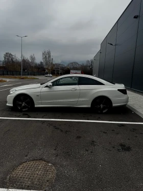 Обява за продажба на Mercedes-Benz E 350 Mercedes E350 coupe подгрев/обдухване/червена кожа ~19 999 лв. - изображение 5