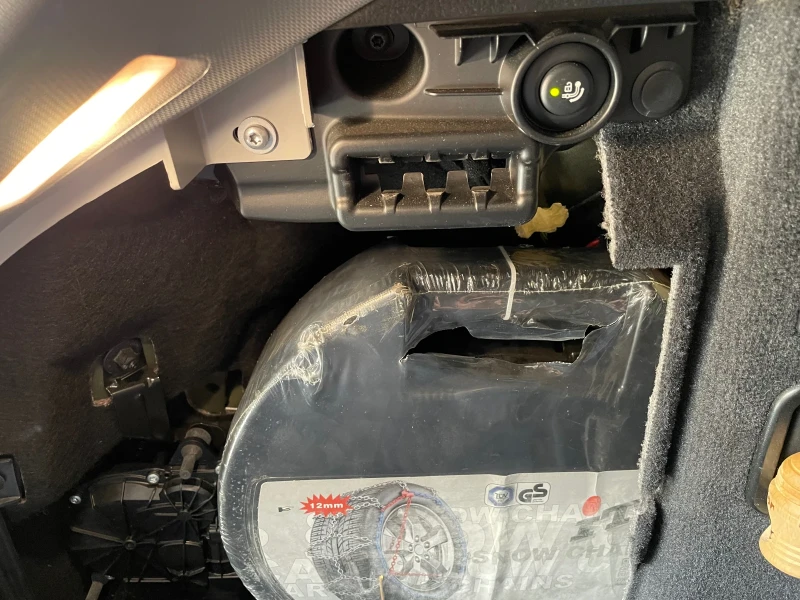 BMW 318 Facelift , снимка 10 - Автомобили и джипове - 50773138