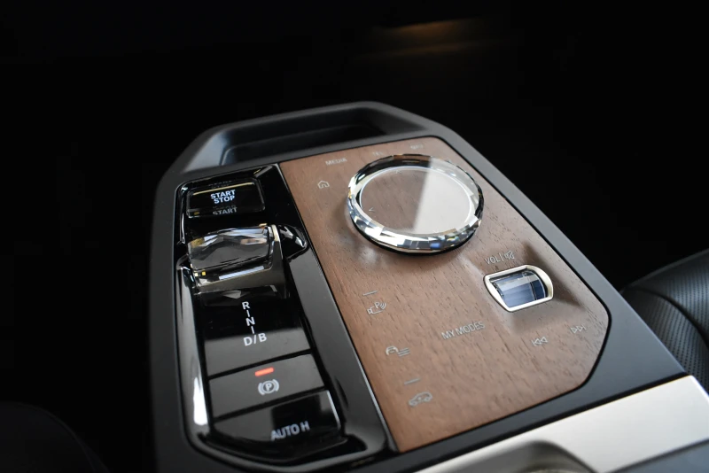 BMW iX xDrive50, снимка 11 - Автомобили и джипове - 52381230