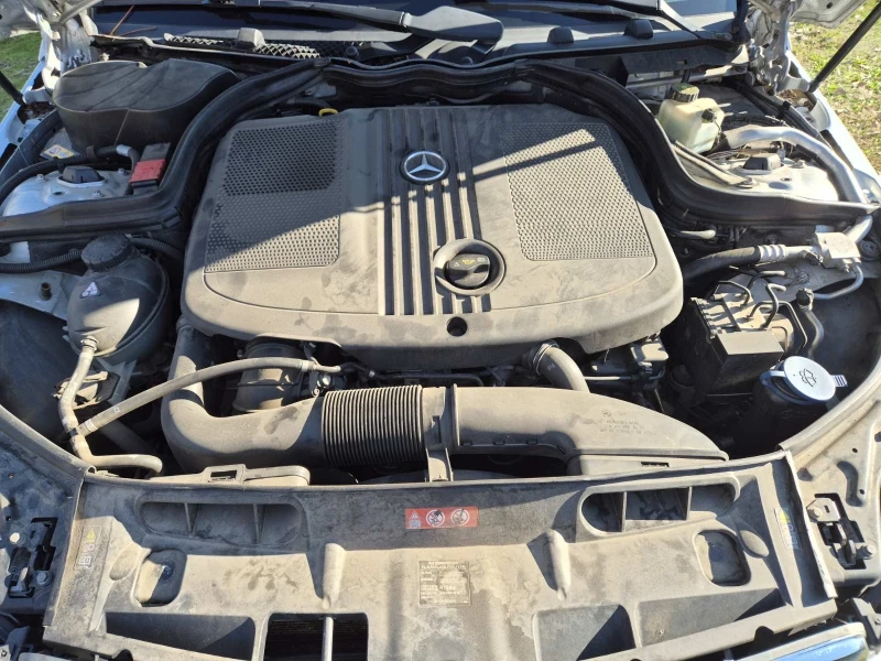 Mercedes-Benz C 200 Седан, снимка 10 - Автомобили и джипове - 52744421