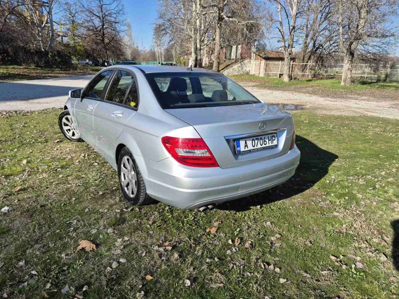Mercedes-Benz C 200 Седан, снимка 5 - Автомобили и джипове - 52744421
