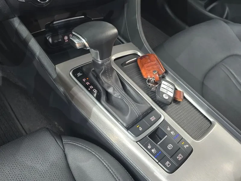 Kia K5 Hybrid 2Nd Generation Noblesse, снимка 8 - Автомобили и джипове - 56354755