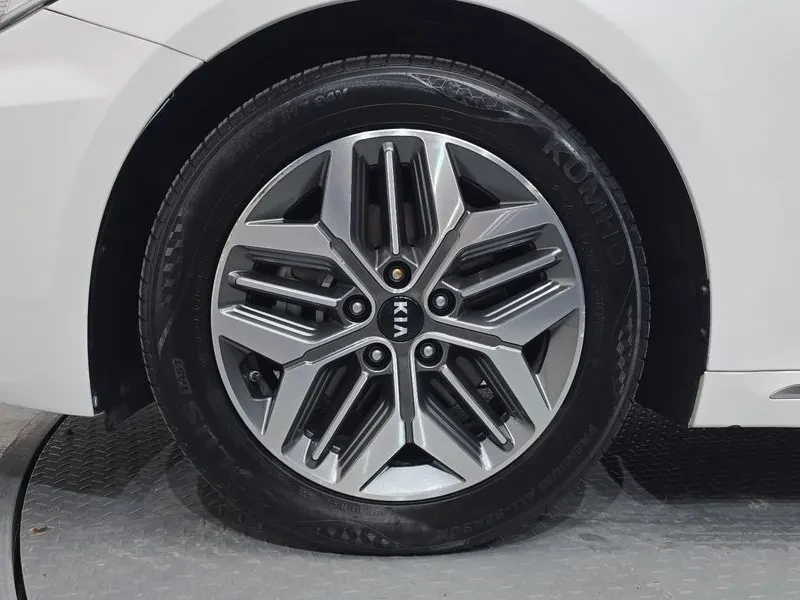 Kia K5 Hybrid 2Nd Generation Noblesse, снимка 4 - Автомобили и джипове - 56354755