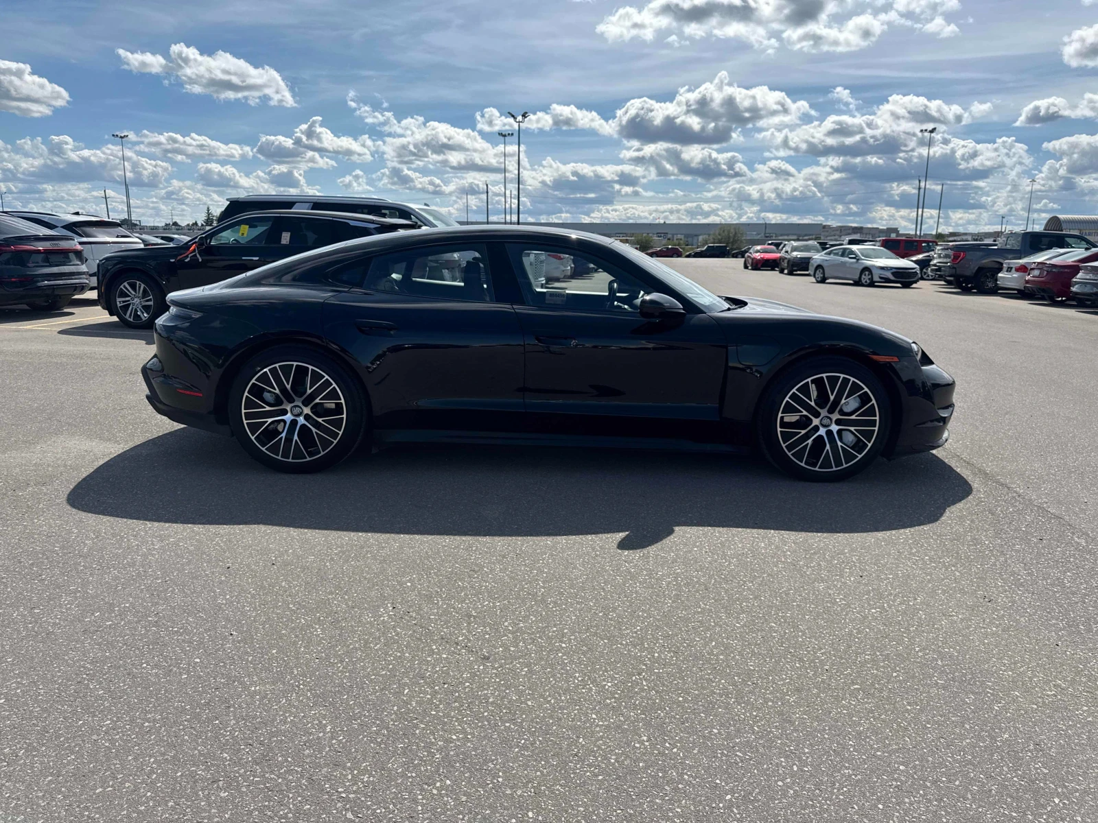 Porsche Taycan Turbo * 5000km* (Carfax) - изображение 5