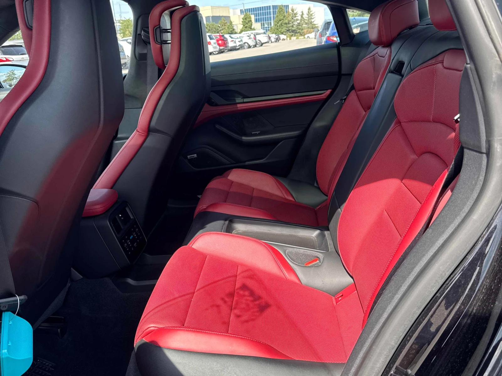 Porsche Taycan Turbo * 5000km* (Carfax) - изображение 7