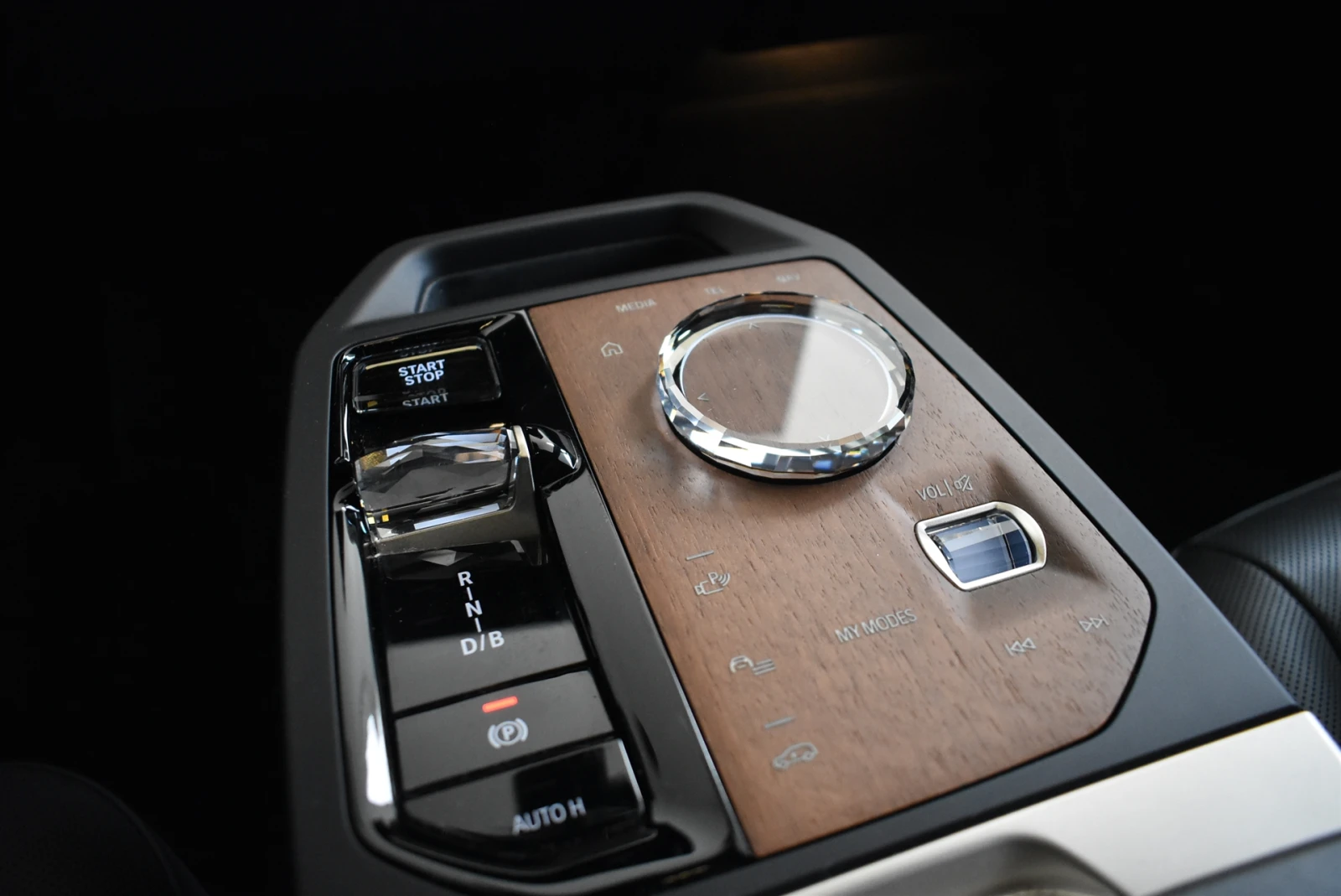 BMW iX xDrive50 | Mobile.bg   11