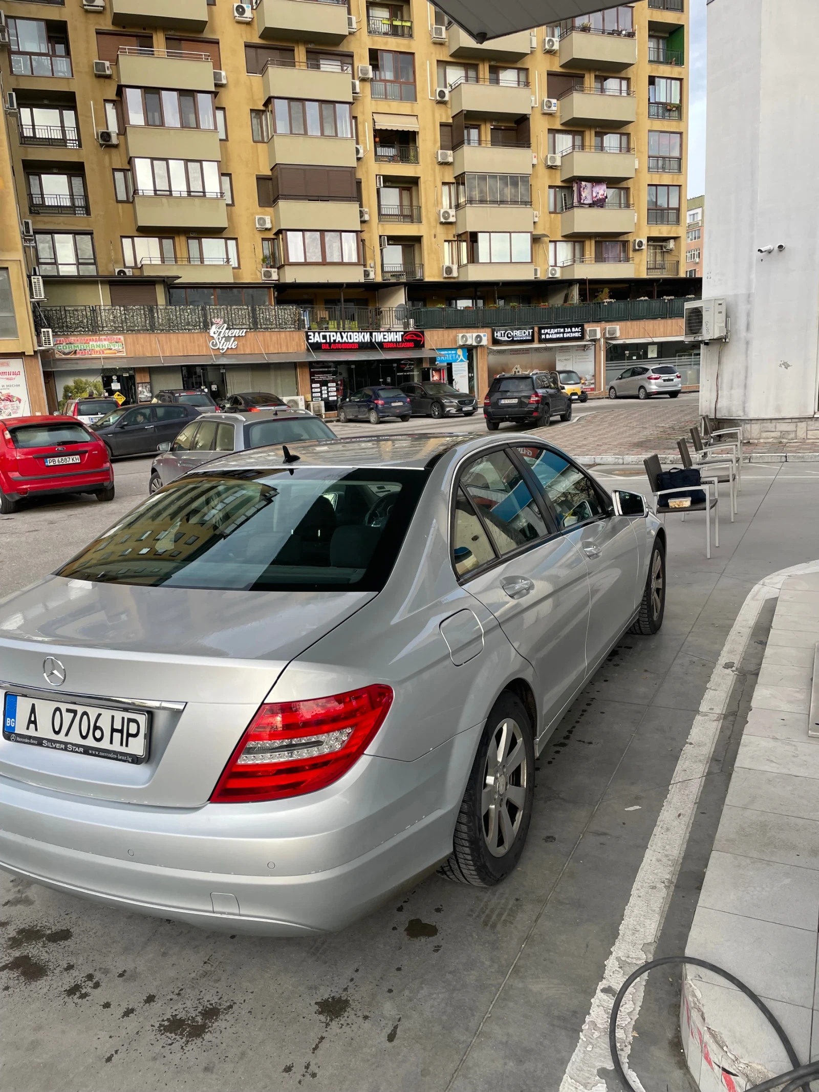 Mercedes-Benz C 200 Седан - изображение 2