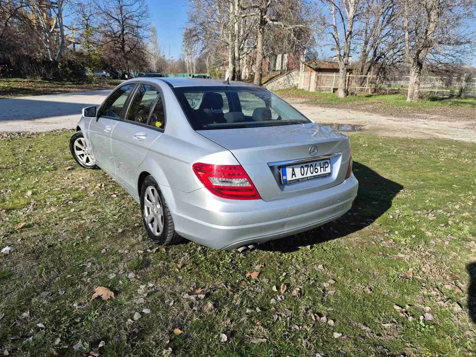 Mercedes-Benz C 200 Седан - изображение 5