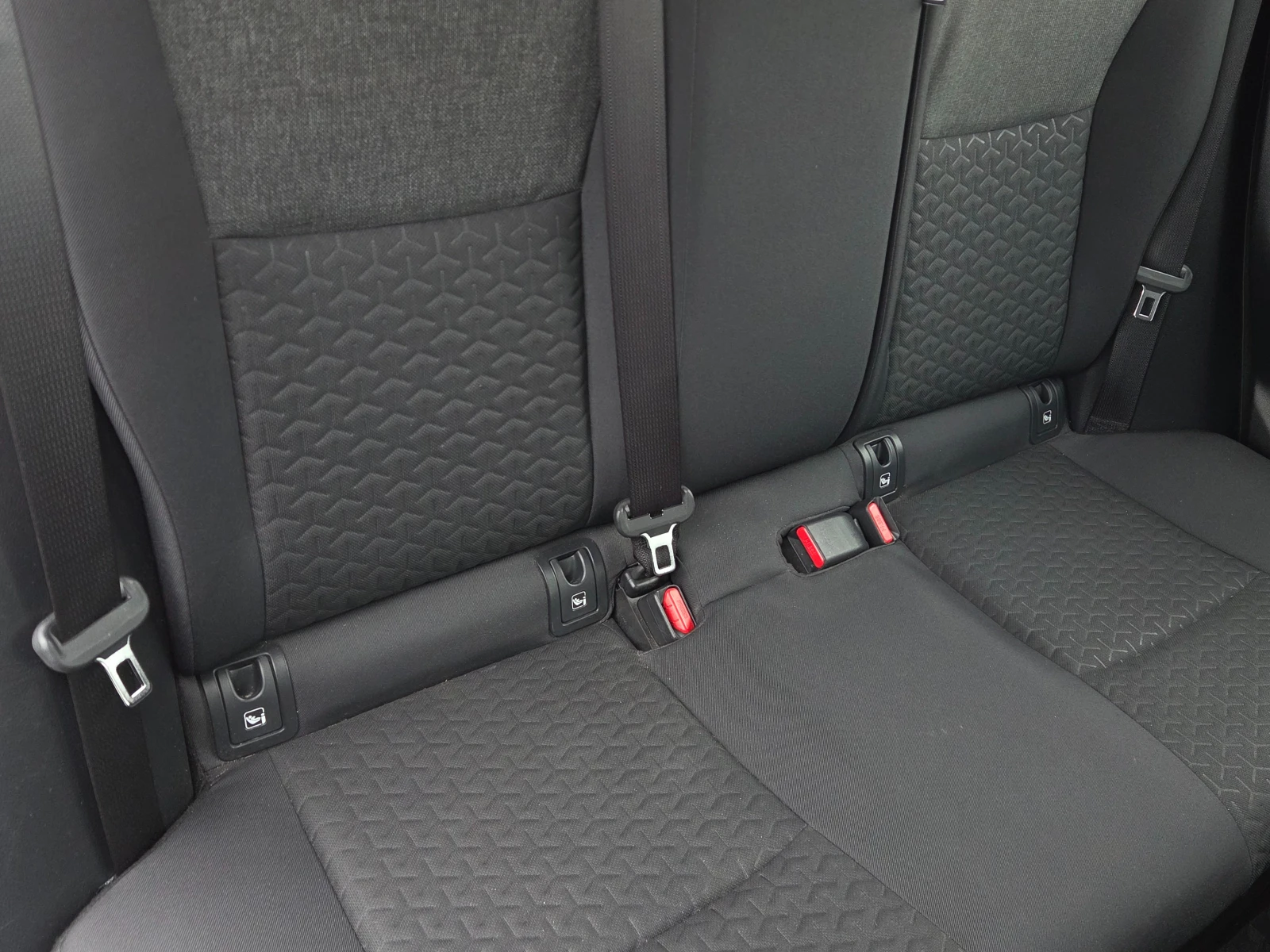 Toyota Yaris Cross 1.5 БЕНЗИН/HYBRID/11000 к.м., снимка 10 - Автомобили и джипове - 53922066