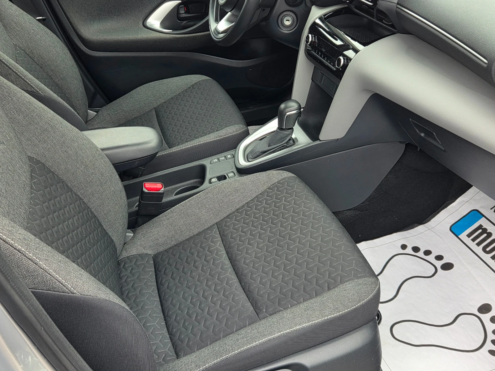 Toyota Yaris Cross 1.5 БЕНЗИН/HYBRID/11000 к.м., снимка 7 - Автомобили и джипове - 53922066