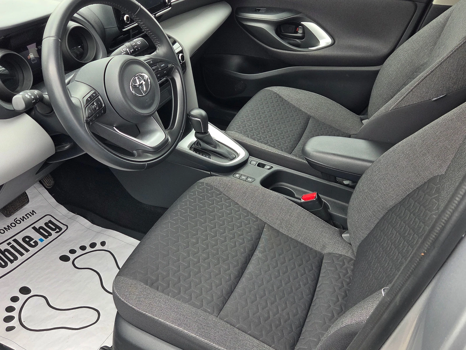 Toyota Yaris Cross 1.5 БЕНЗИН/HYBRID/11000 к.м., снимка 12 - Автомобили и джипове - 53922066