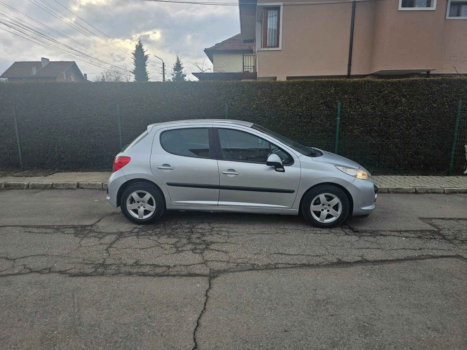 Peugeot 207 Газ-инж-Гаражно, снимка 8 - Автомобили и джипове - 54312576