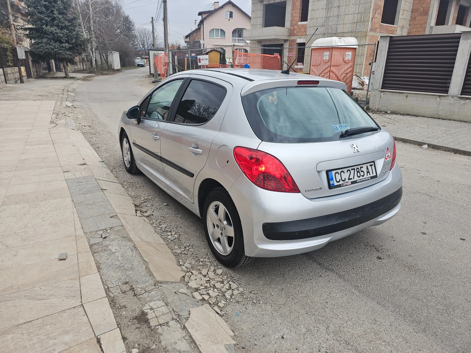 Peugeot 207 Газ-инж-Гаражно, снимка 5 - Автомобили и джипове - 54312576