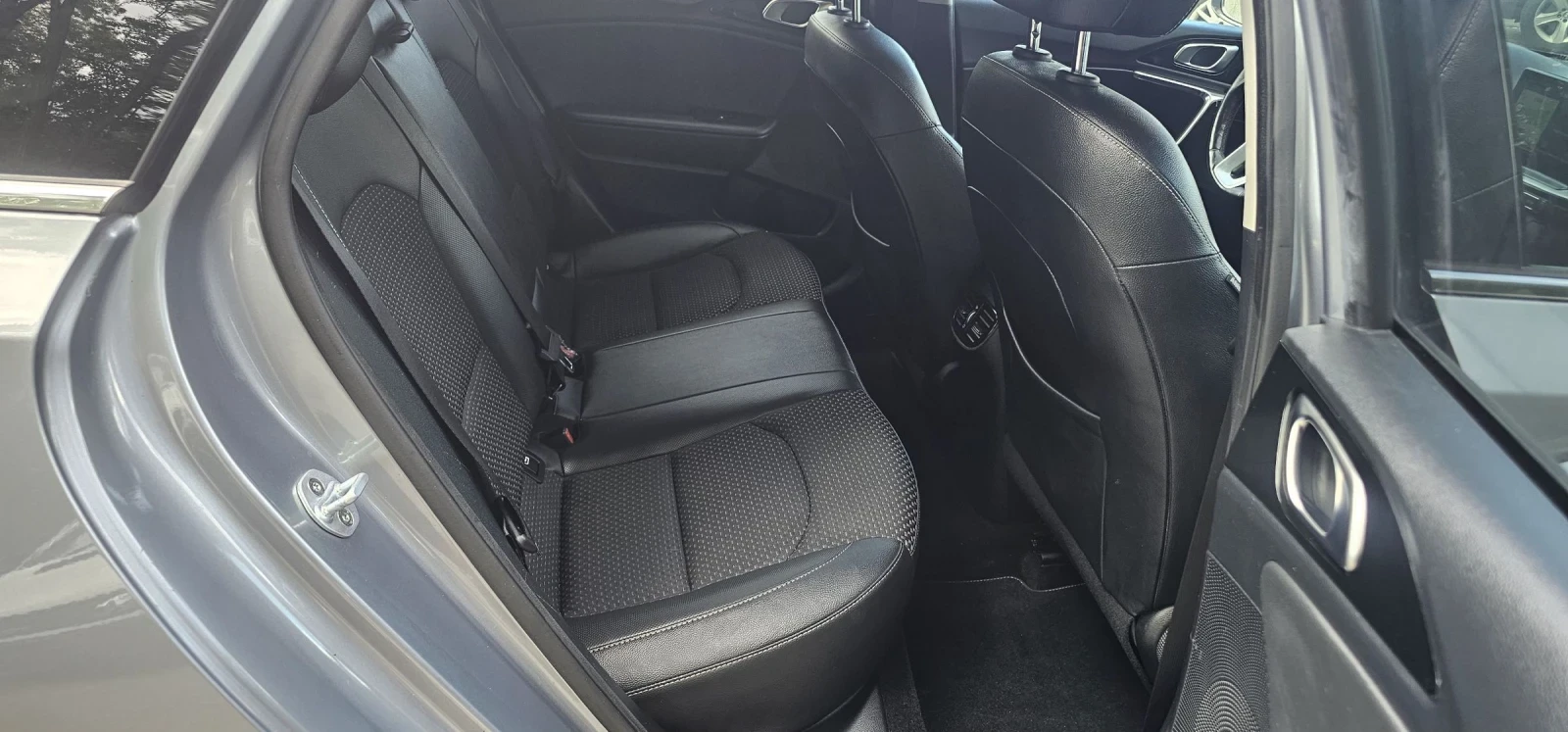 Kia Ceed 1.6CRDI Distronic Kamera Холандия , снимка 7 - Автомобили и джипове - 54683220