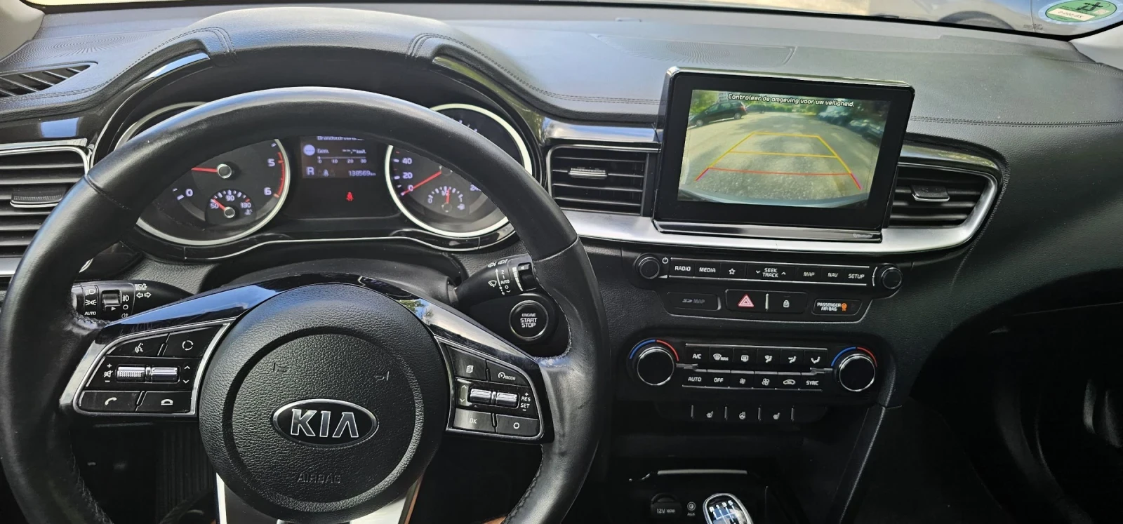 Kia Ceed 1.6CRDI Distronic Kamera Холандия , снимка 12 - Автомобили и джипове - 54683220