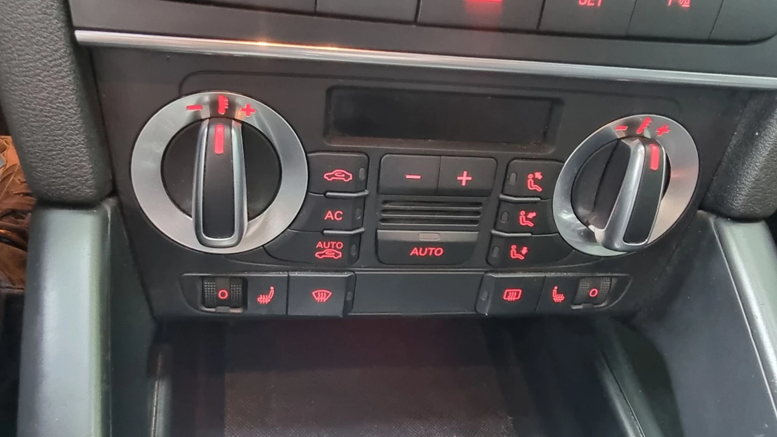 Audi A3 2.0TFSi, снимка 9 - Автомобили и джипове - 54725492