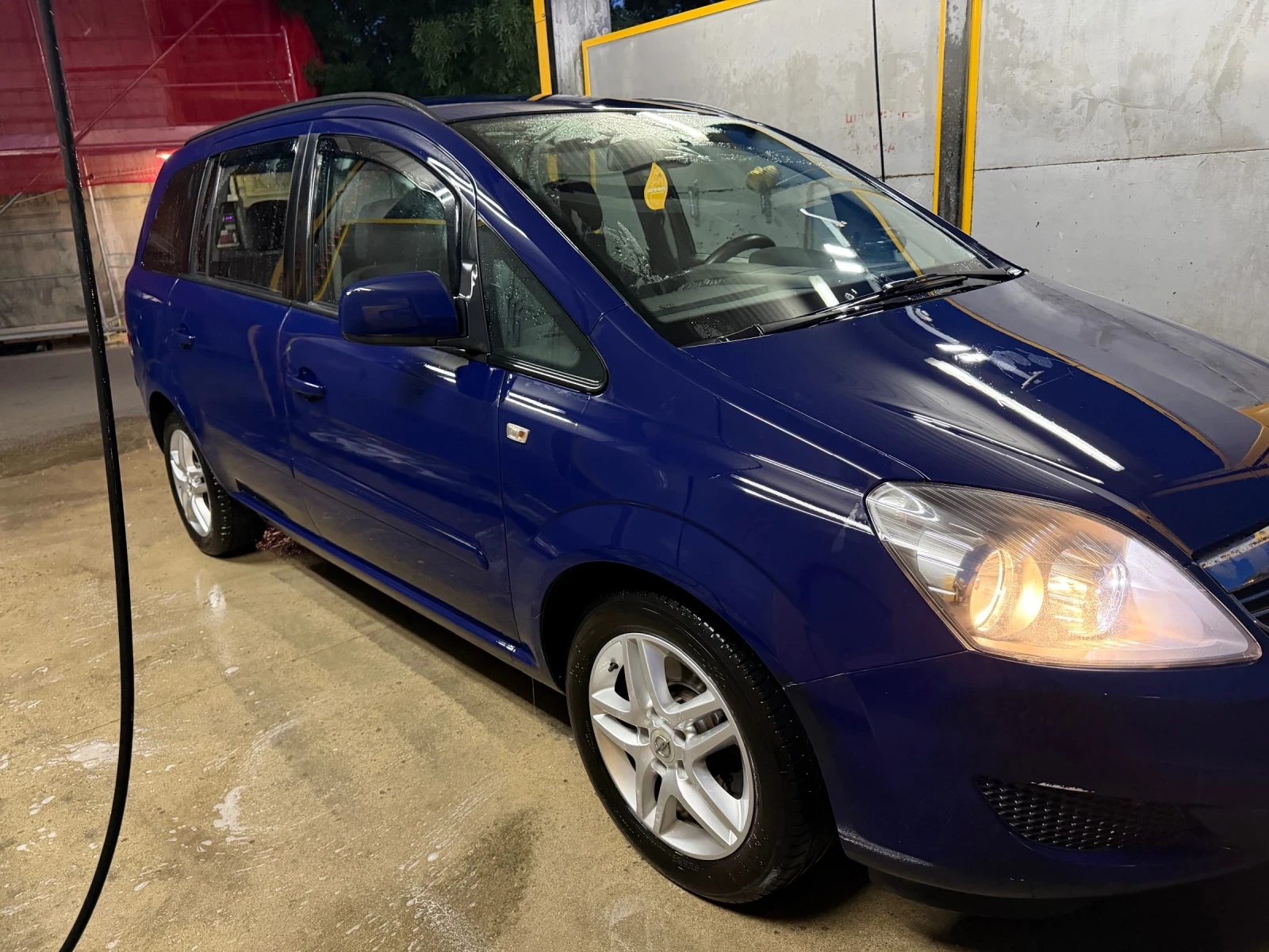 Opel Zafira 1.6 турбо бензин метан заводски, снимка 4 - Автомобили и джипове - 54912139