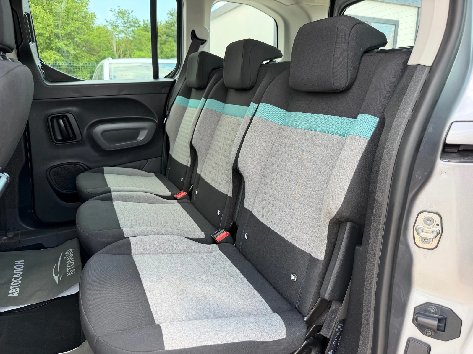 Citroen Berlingo BlueHDI SHINE CAR PLAY ANDROID AUTO HEAD UP, снимка 12 - Автомобили и джипове - 55187906