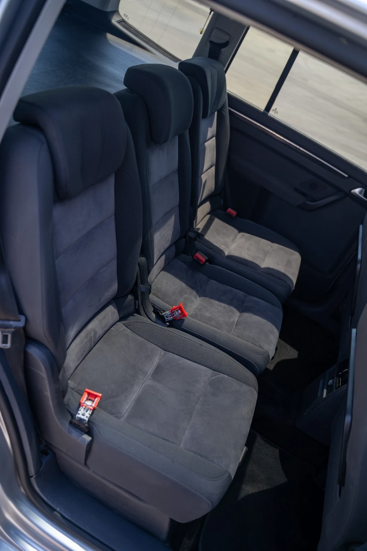 VW Touran, снимка 10 - Автомобили и джипове - 55384888