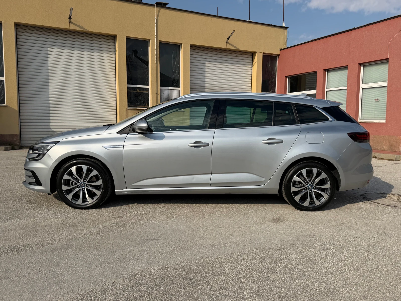Renault Megane 1.6E-TECH PLUG-IN HYBRID 160 �.�.�������� | Mobile.bg � ����������� 2