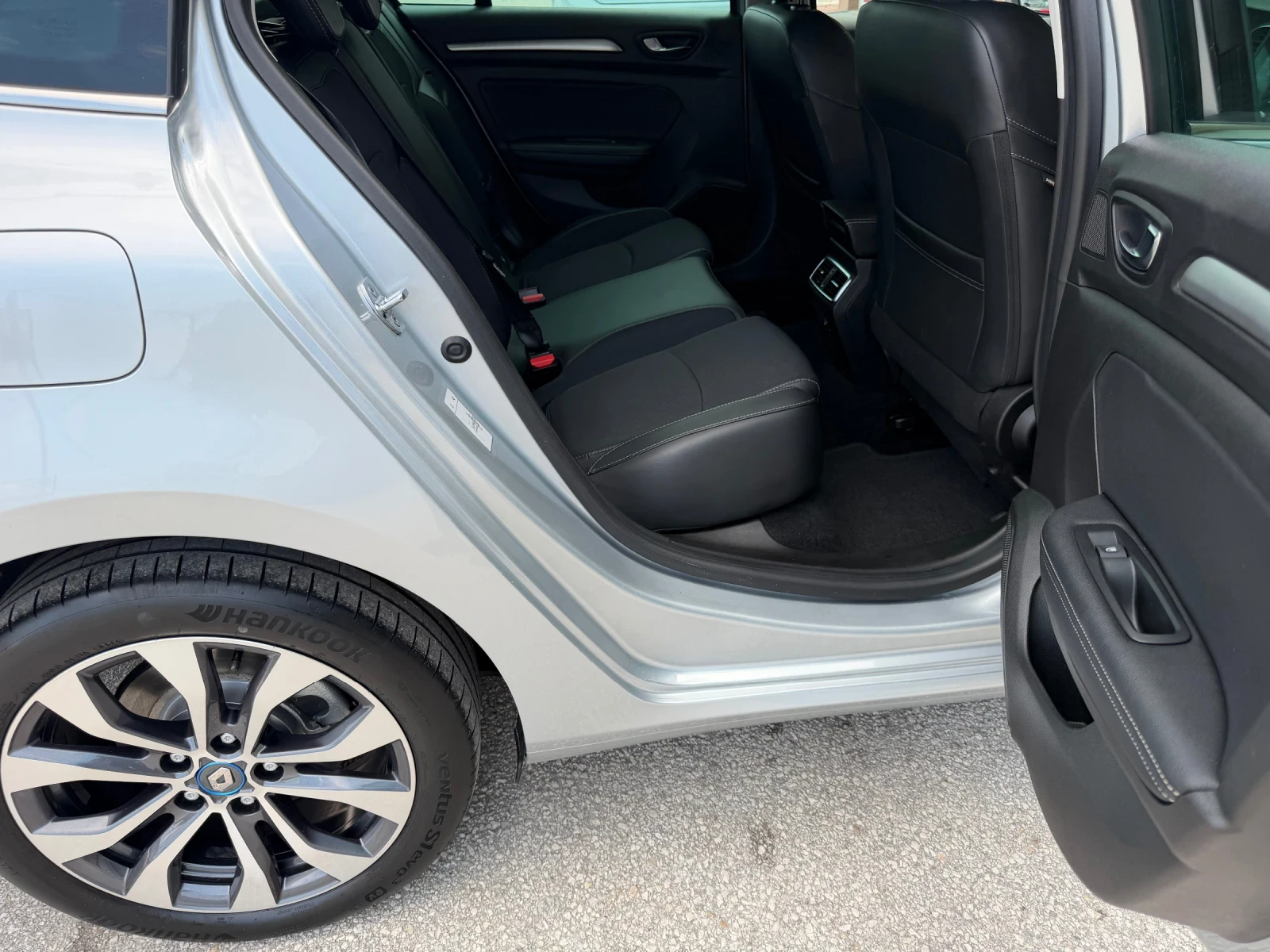 Renault Megane 1.6E-TECH PLUG-IN HYBRID 160 �.�.�������� | Mobile.bg � ����������� 13