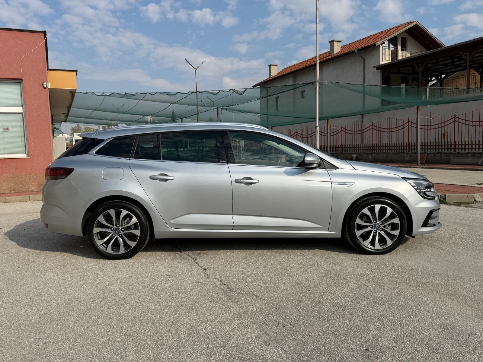Renault Megane 1.6E-TECH PLUG-IN HYBRID 160 �.�.�������� | Mobile.bg � ����������� 6