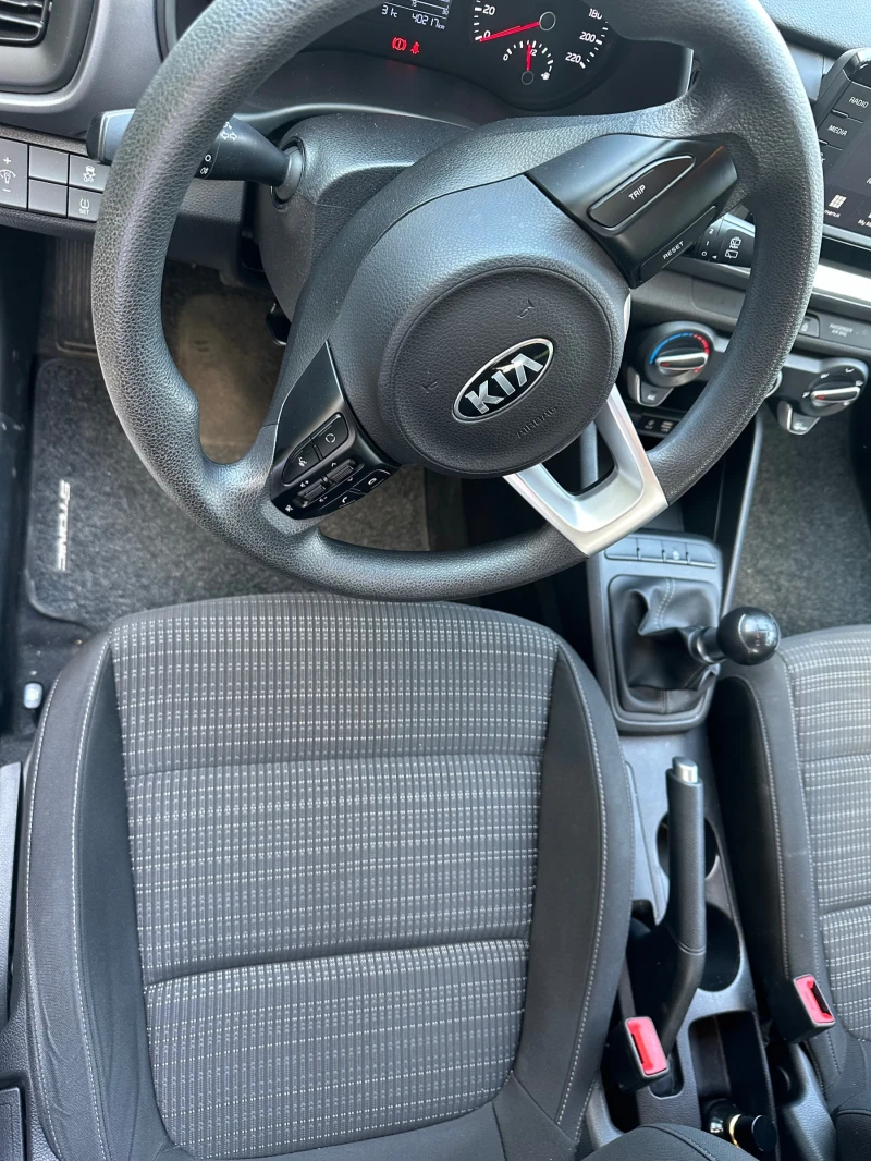 Kia Stonic 1.2i 5MT  LX , снимка 12 - Автомобили и джипове - 46860524