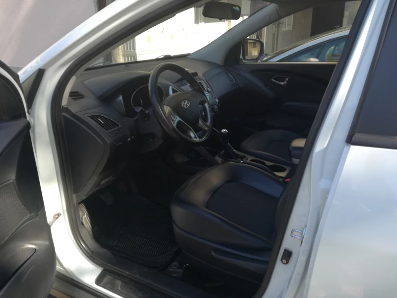 Hyundai IX35 1.6, снимка 6 - Автомобили и джипове - 48090856