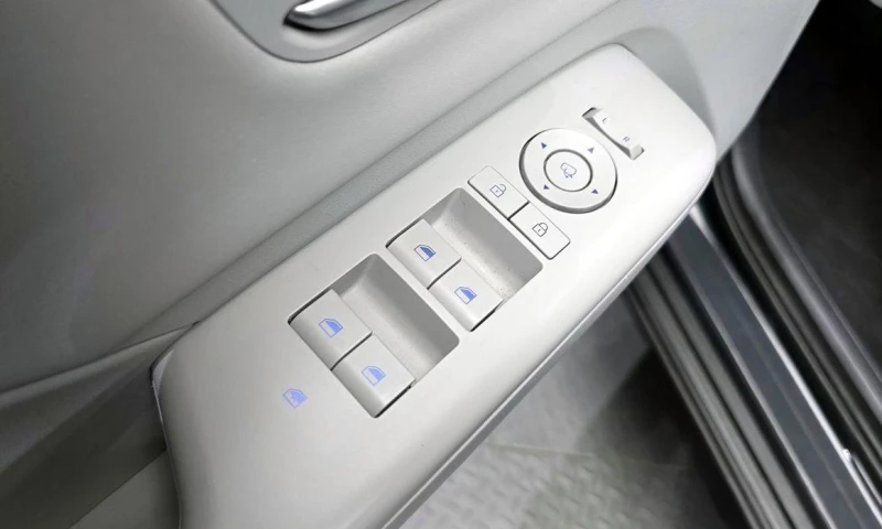 Hyundai Kona Gasoline 1.6 Turbo 2WD Modern, снимка 14 - Автомобили и джипове - 52113022