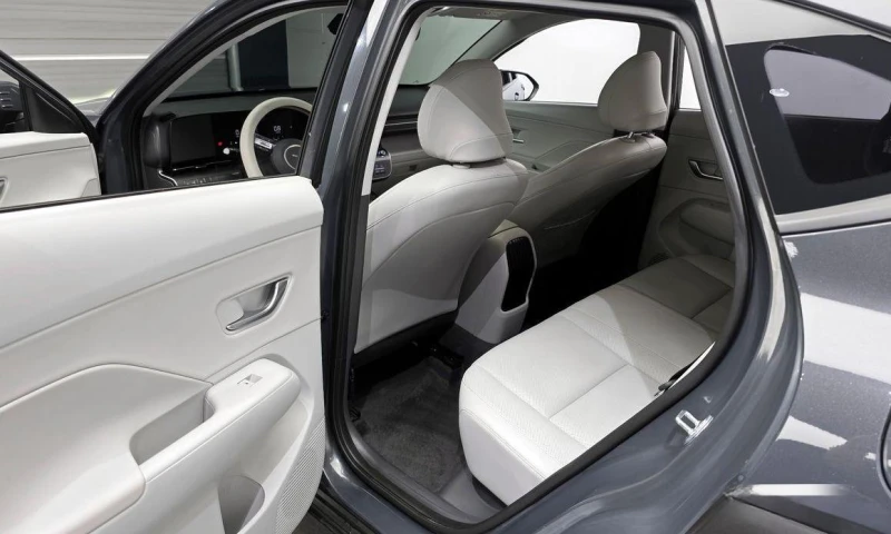 Hyundai Kona Gasoline 1.6 Turbo 2WD Modern, снимка 11 - Автомобили и джипове - 52113022