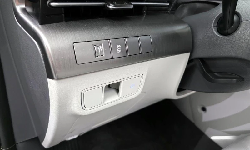 Hyundai Kona Gasoline 1.6 Turbo 2WD Modern, снимка 15 - Автомобили и джипове - 52113022