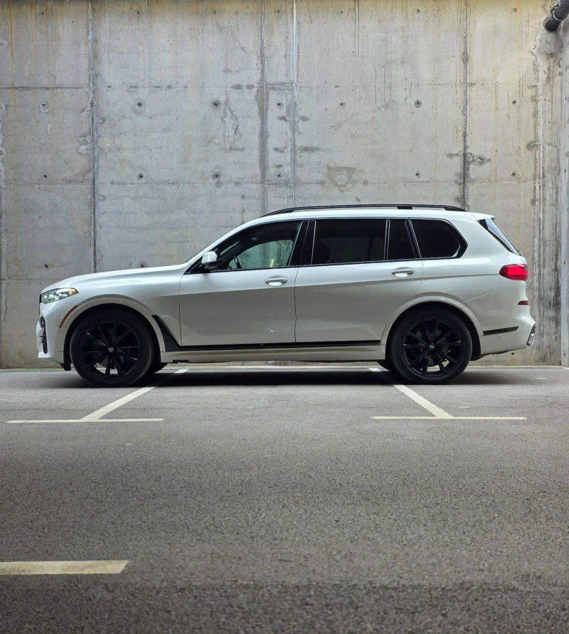 BMW X7 M40i M-Pack/Bowers&Willkins/Diamond/Headup/Distr/7, снимка 2 - Автомобили и джипове - 53542291