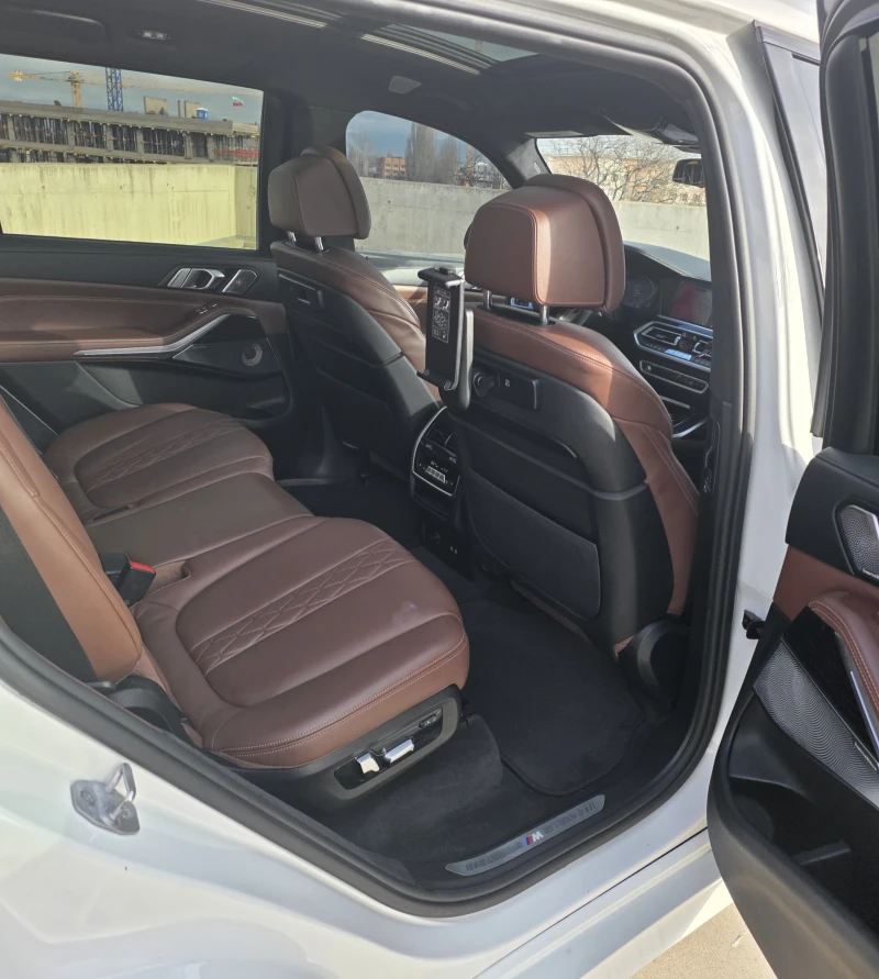 BMW X7 M40i M-Pack/Bowers&Willkins/Diamond/Headup/Distr/7, снимка 13 - Автомобили и джипове - 52923109