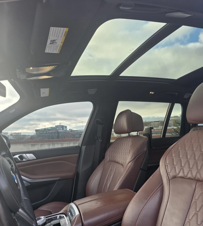 BMW X7 M40i M-Pack/Bowers&Willkins/Diamond/Headup/Distr/7, снимка 10 - Автомобили и джипове - 52923109