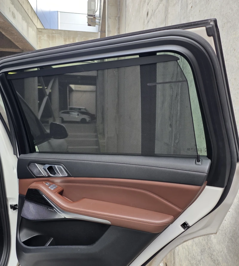 BMW X7 M40i M-Pack/Bowers&Willkins/Diamond/Headup/Distr/7, снимка 14 - Автомобили и джипове - 53542291