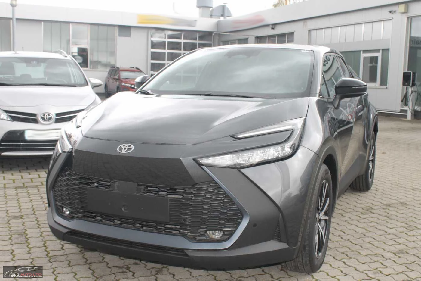 Toyota C-HR Hybrid Active Drive/197HP/NAVI/CARPLAY/LED/254b - [1] 