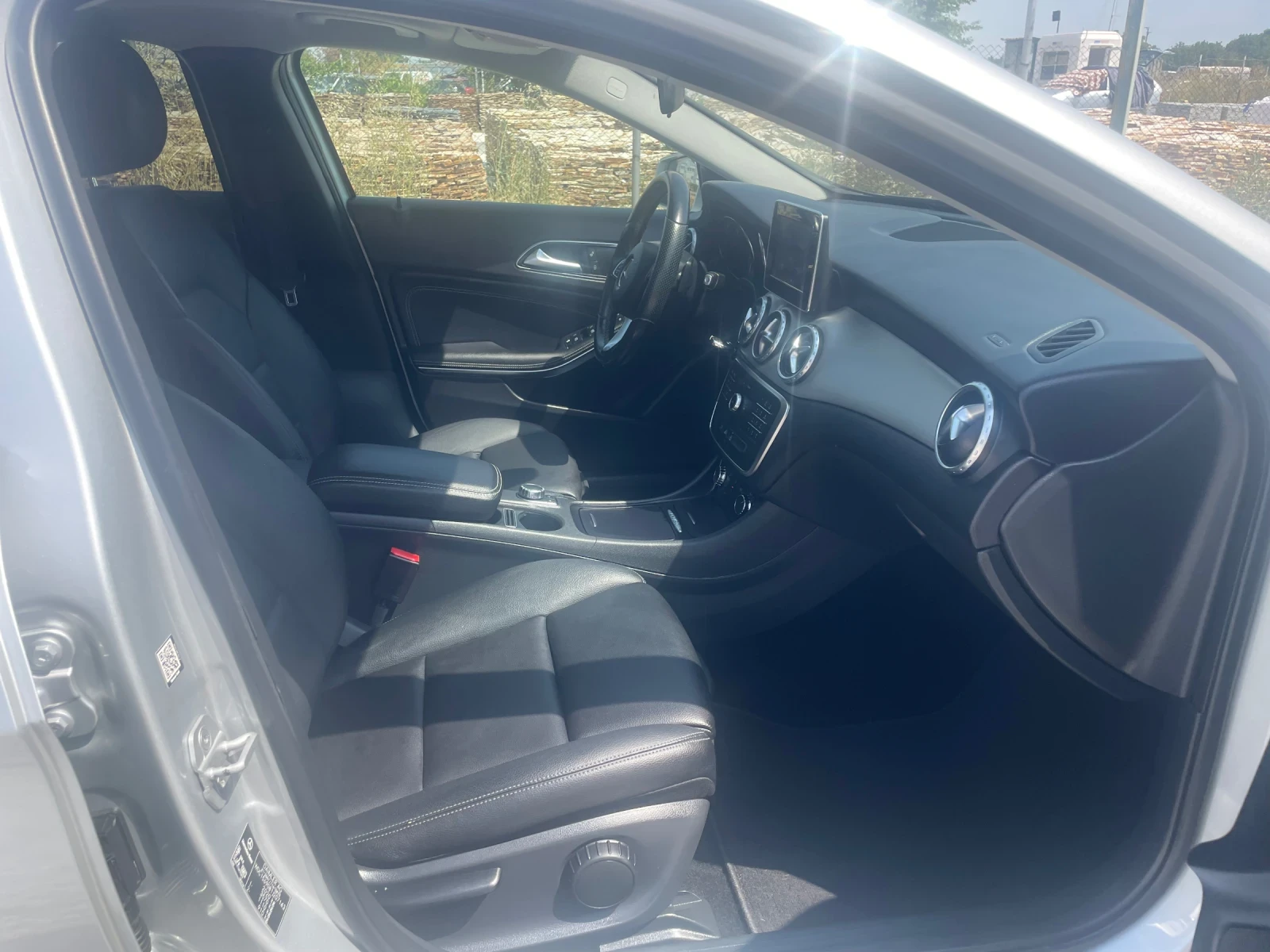 Mercedes-Benz GLA 200  - изображение 8