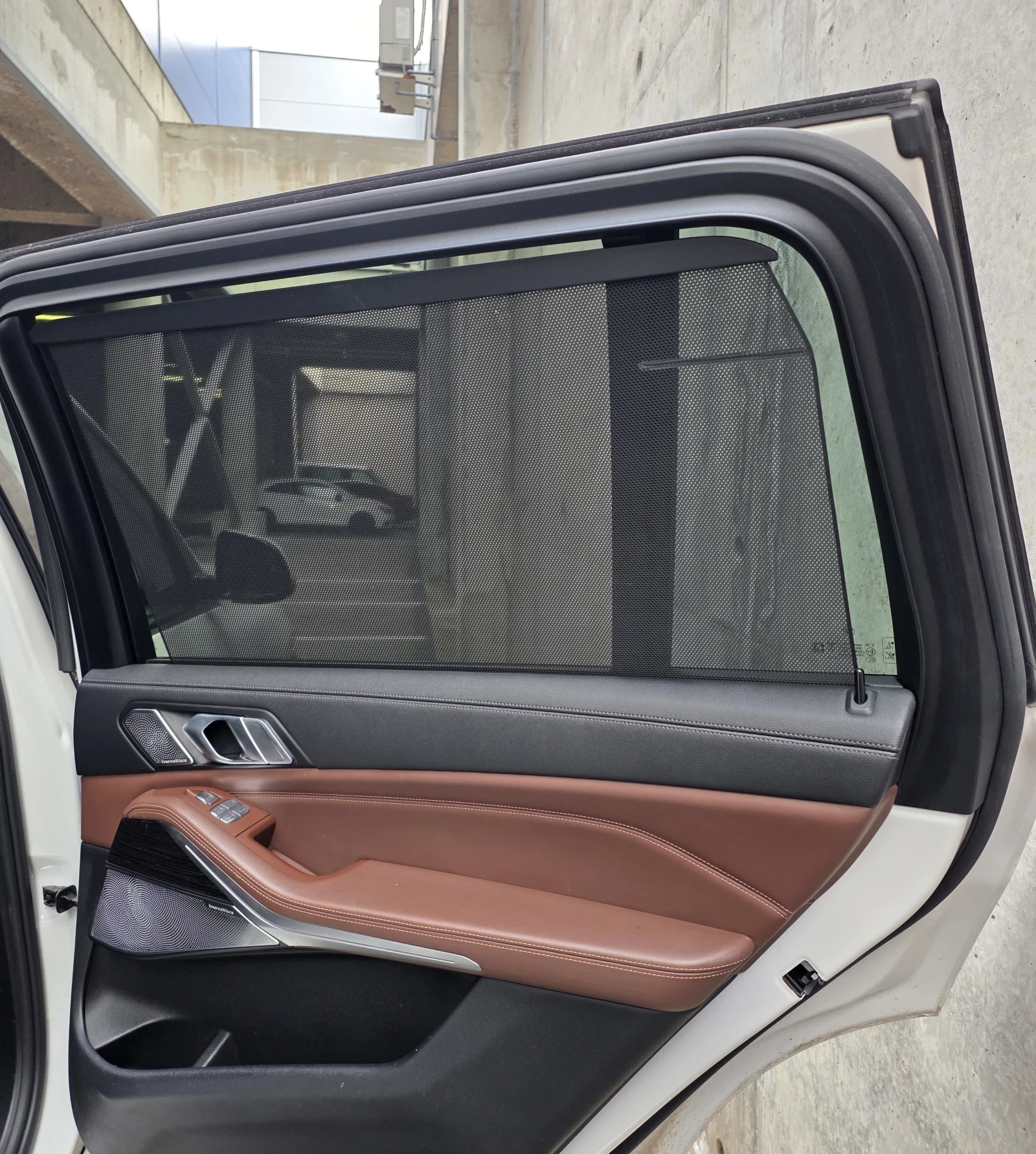 BMW X7 M40i M-Pack/Bowers&Willkins/Diamond/Headup/Distr/7, снимка 14 - Автомобили и джипове - 53740764