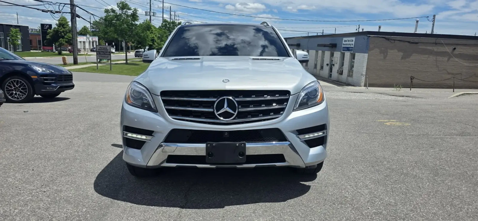 Mercedes-Benz ML 350 BlueTEC* AMG* Harman Kardon, снимка 2 - Автомобили и джипове - 55223324