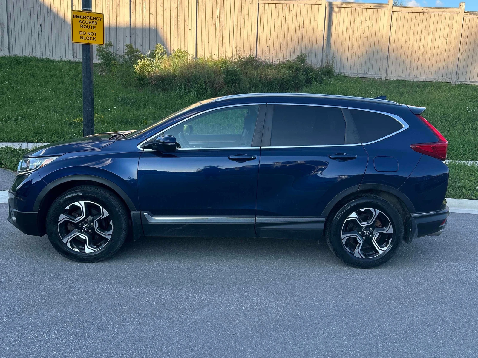 Honda Cr-v Touring | CARFAX | АВТОКРЕДИТ БЕЗ ПЪРВОНАЧАЛНА , снимка 3 - Автомобили и джипове - 55982830