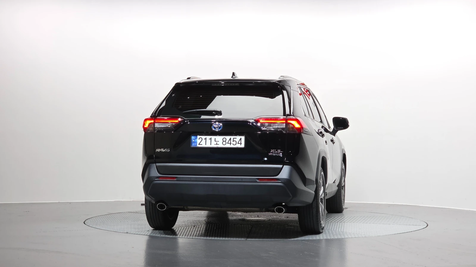 Toyota Rav4 2.5 XLE Hybrid 2WD, снимка 4 - Автомобили и джипове - 56102588