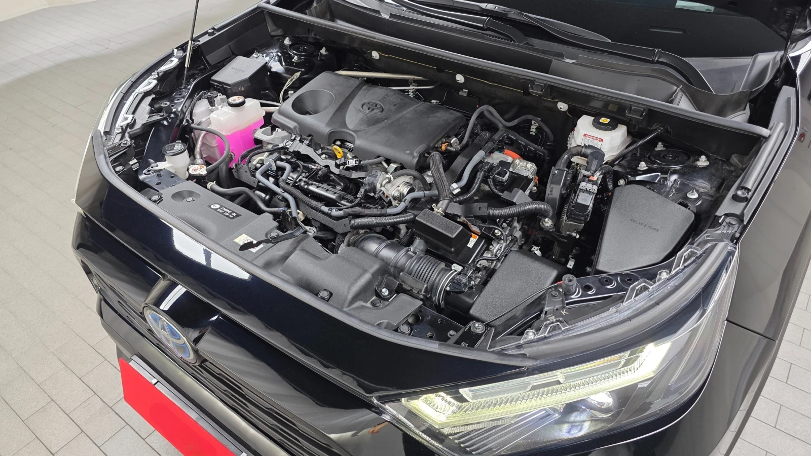 Toyota Rav4 2.5 XLE Hybrid 2WD, снимка 5 - Автомобили и джипове - 56102588