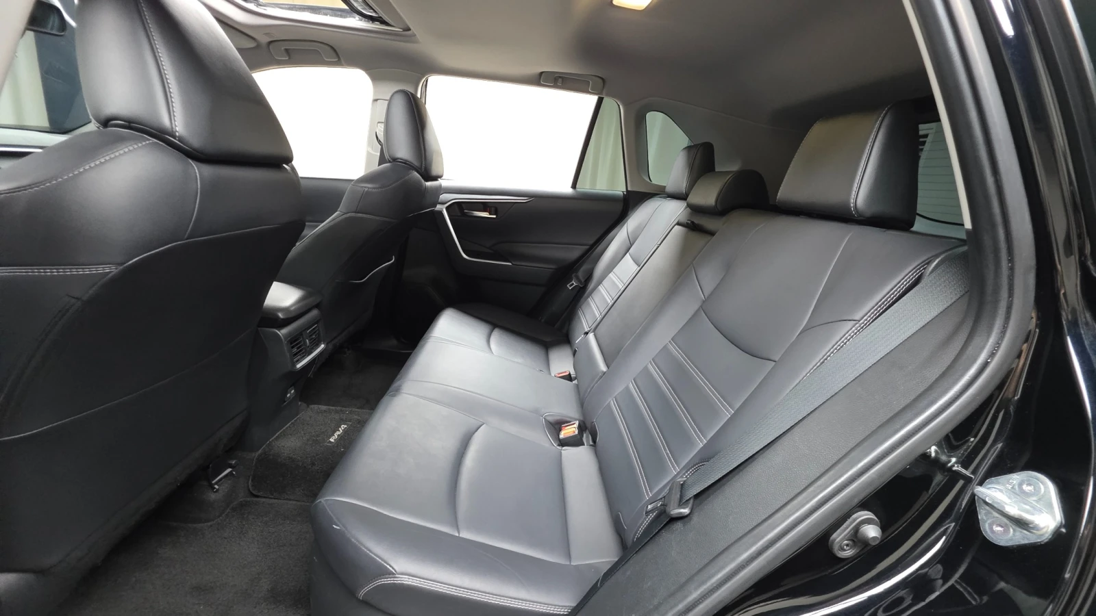 Toyota Rav4 2.5 XLE Hybrid 2WD, снимка 11 - Автомобили и джипове - 56102588