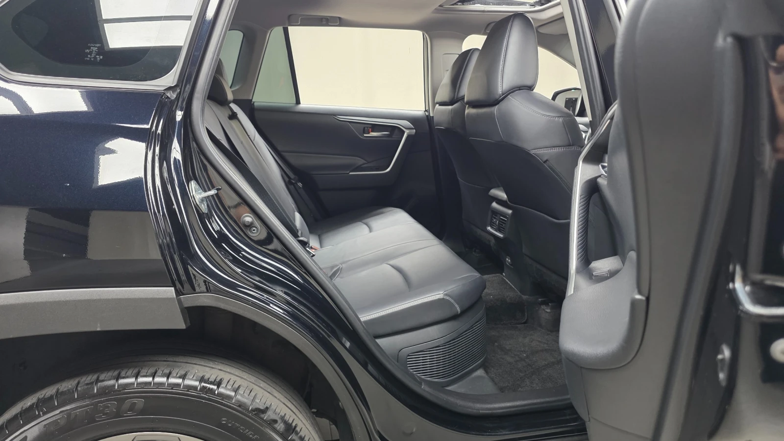 Toyota Rav4 2.5 XLE Hybrid 2WD, снимка 10 - Автомобили и джипове - 56102588