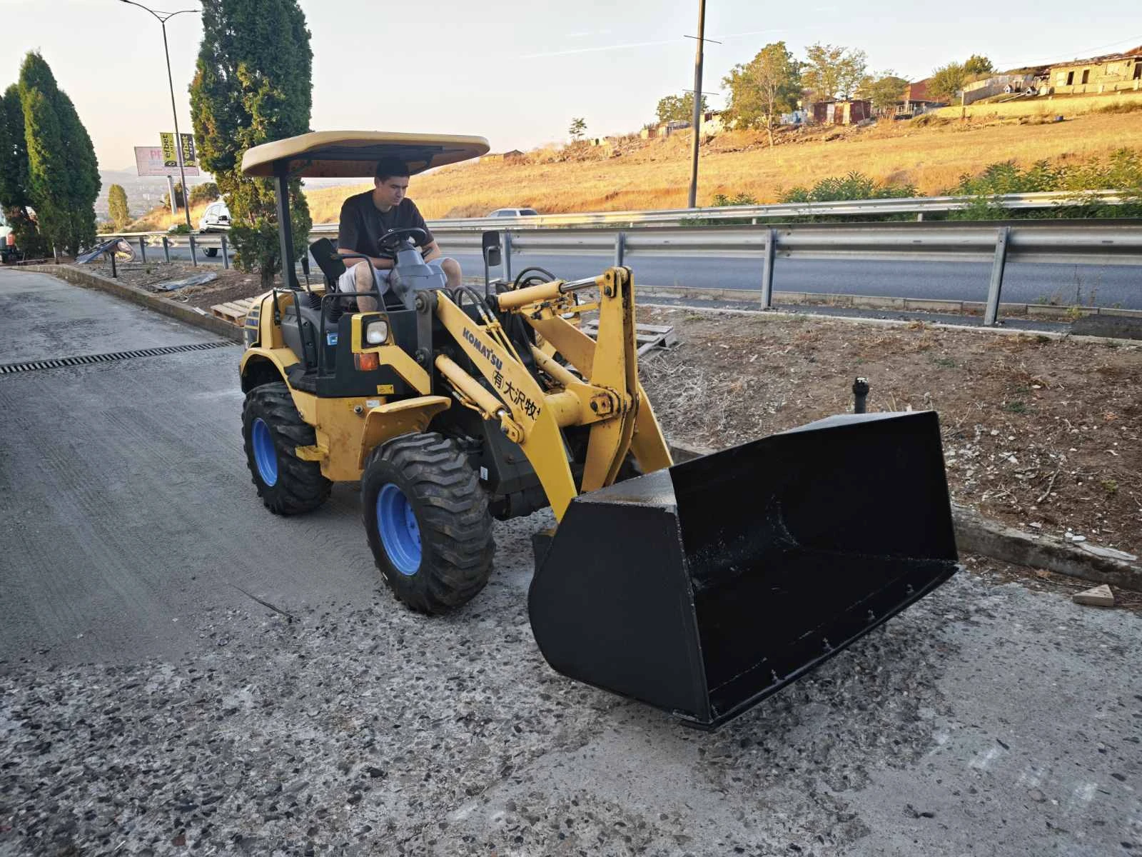 Челен товарач Komatsu WL30 НОВ ВНОС ЯПОНИЯ