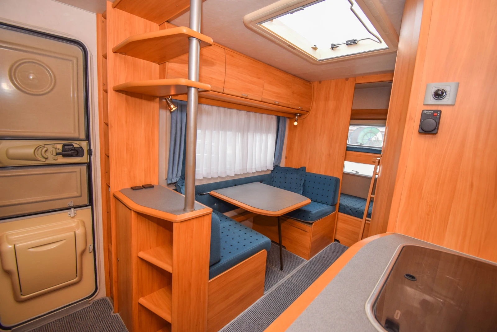 Каравана Adria Adiva, снимка 9 - Каравани и кемпери - 53919232